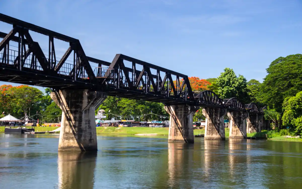 Мост через реку Квай Bridge Over the River Kwai в Канчанабури