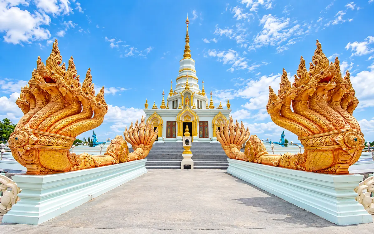 Храм Ват Саен Сук — Wat Saen Suk / Wang Saen Suk